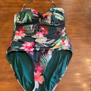 La Blanca “Beyond the Jungle” Bandeau one piece swimsuit. Size 14